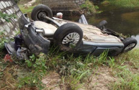 Alagoanos morrem após carro cair de ponte em Pernambuco 