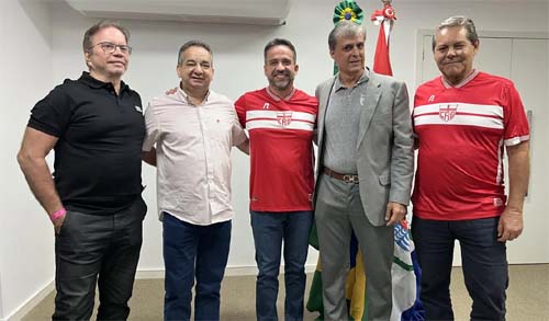 Governador anuncia quase R$ 6 milhões de aporte financeiro aos clubes de futebol de AL