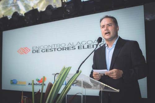 Renan Filho inaugura novas instalações da Feira do Gado de Dois Riachos