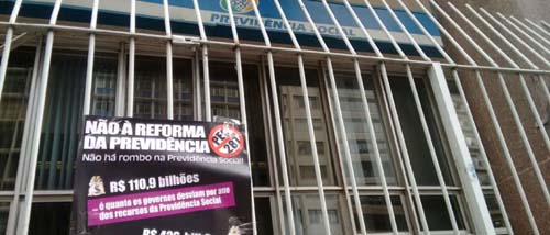 Sindicatos convocam greve contra reformas no dia 28 de abril