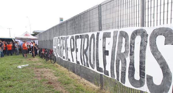 Petroleiros completam 1 semana em greve e marcam protesto em frente à sede da Petrobras