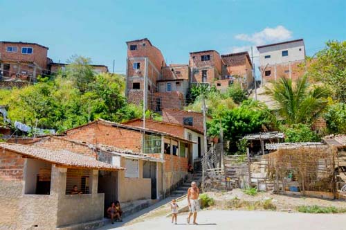 Homem assassinado a tiros na periferia de Maceió em uma madrugada violenta