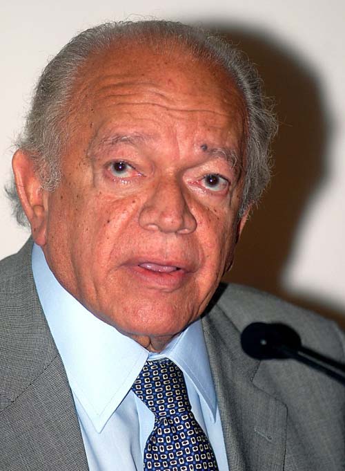 Vítima de câncer, morre o ex-governador Guilherme Palmeira