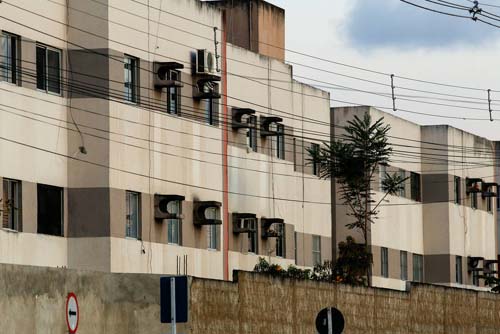 Habitações entregues pelo governo viram pontos de venda de droga