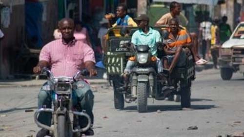 33 mil pessoas deixaram o Haiti em duas semanas; violência faz ruas amanhecerem com corpos pelo chão