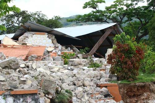 Ciclone tropical Grace segue para o Haiti após terremoto devastador