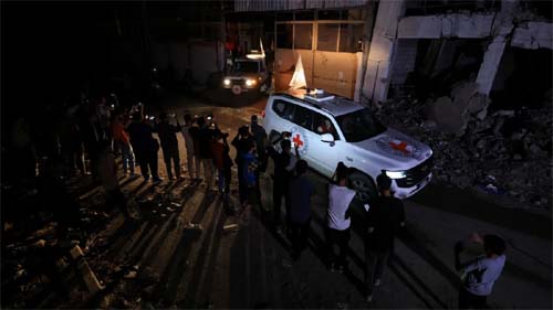 Conflito em Gaza: Hamas entrega corpos e EUA alertam sobre possíveis violações do cessar-fogo