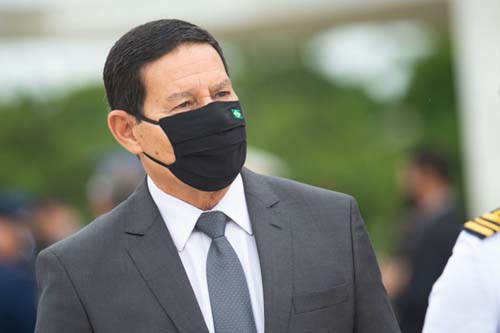 Vice-presidente Hamilton Mourão testa positivo para Covid-19