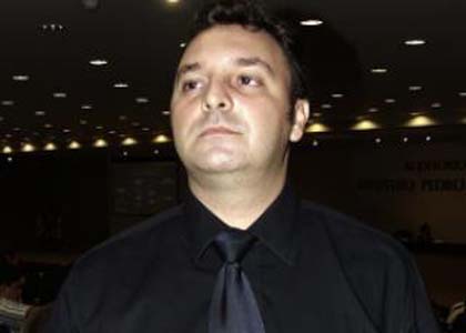 Delegado acusado de furtar cheques em operação é demitido