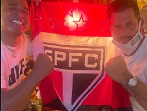 Após ser atendido em hospital de Maceió, Henri Castelli vai a restaurante para assistir jogo do São Paulo