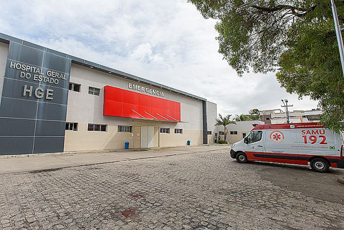 Idoso e mais dois ficam feridos após acidente em Atalaia