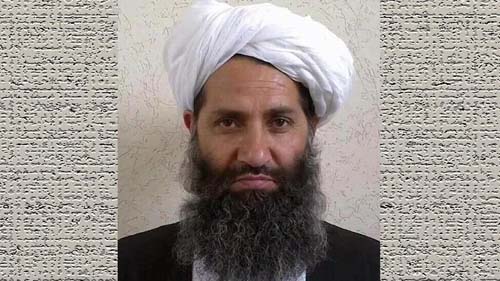 Líder supremo do Talibã aparece em público e pede ao mundo que não interfira no Afeganistão