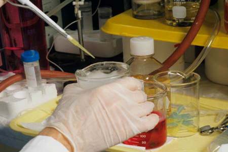 Teste rápido de HIV deve ser vendido nas farmácias a partir de fevereiro 