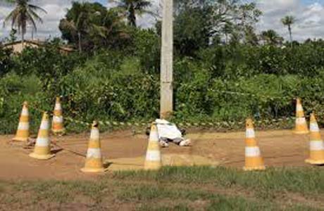 Jovem morre eletrocutado em campo de futebol em Rio Largo