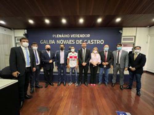 Mototaxista que salvou idosa de atropelamento pelo VLT receberá Comenda do Mérito Cívico de Maceió