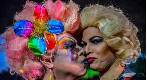 Aceitação da homossexualidade cresce no Brasil em 7 anos, mas 23% ainda são contra