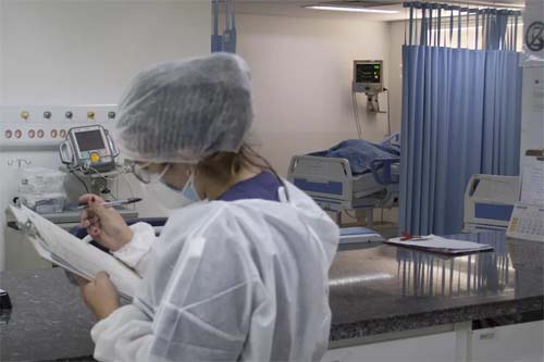 Hospitais públicos e privados de SP enfrentam escassez de medicamentos; pelo menos 22 produtos estão em falta no estado