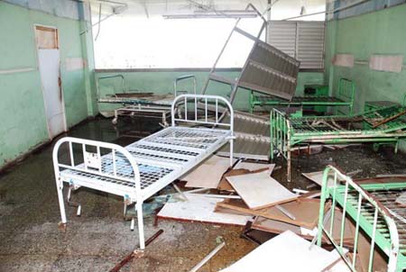 Pacientes sem atendimento danificam hospital em Piranhas