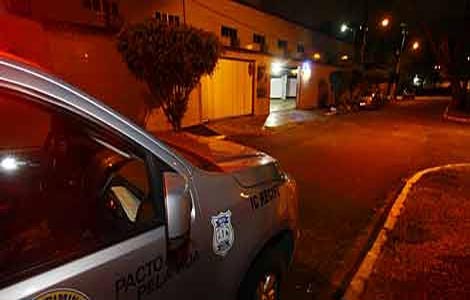 Homem mata mulher e toma veneno em hotel do Recife