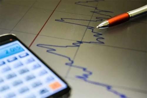 Ibovespa cai ao menor nível em quase 3 meses com 'efeito Bolsonaro'