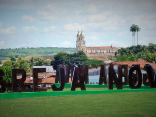 Adolescente de 15 anos tenta matar jovem com golpes de facão em Igreja Nova