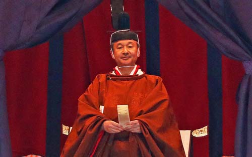 Japão entroniza imperador Naruhito