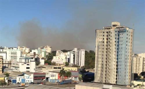 ncêndio de grandes proporções atinge parque em BH