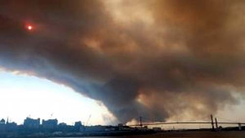 Cidade no Canadá decreta estado de emergência devido a incêndio florestal