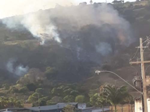 Incêndio na Serra do Goiti preocupa moradores em Palmeira dos Índios