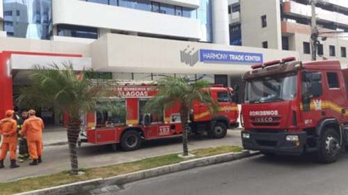 Princípio de incêndio atinge prédio em bairro de Maceió