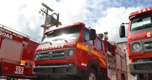 Princípio de incêndio atinge cômodo de prédio abandonado no centro de Maceió