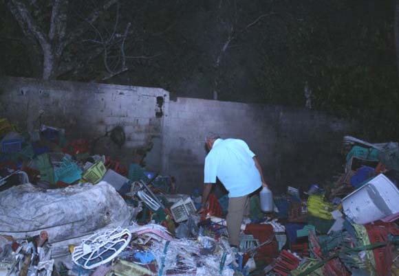 Incêndio atinge parte de galpão de materiais recicláveis em Rio Largo