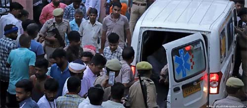 Tumulto em cerimônia hindu na Índia deixa mais de 100 mortos