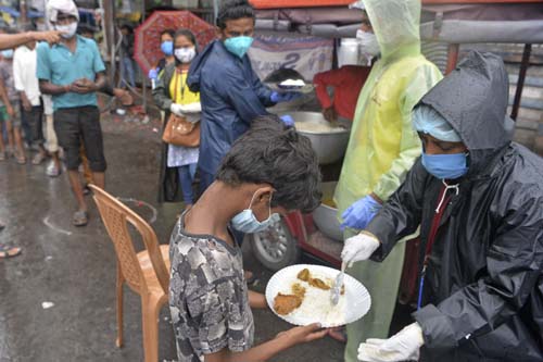 Pandemia na Índia provoca crise alimentar para milhões de pessoas