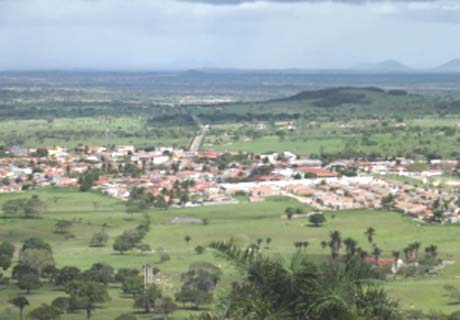 Mulher é presa acusada de agredir e manter a mãe em cárcere privado em Inhapi