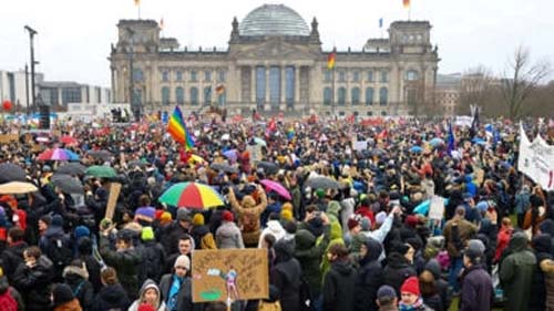 Cresce inquietação social na Europa, onde protestos dos setores de transportes e agrícola assombram