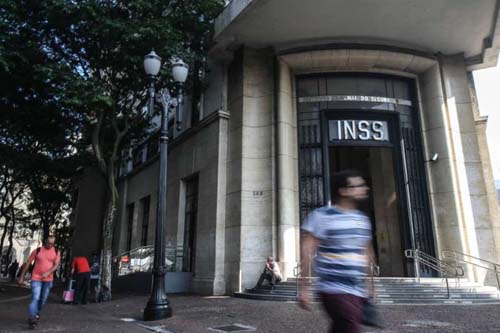 Governo envia ao Congresso projeto para cercar grandes devedores do INSS