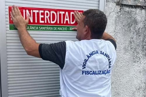 Clínica estética é fechada em Maceió após paciente contrair infecção grave por procedimento hormonal