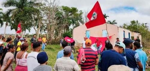Integrantes do MST invadem fazenda na Bahia e movimentos se espalham