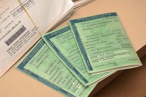 Motoristas de app e motos até 170cc terão dívidas de IPVA perdoadas, diz Paulo