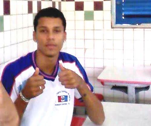 Jovem tem casa invadida e é morto a tiros no centro de Joaquim Gomes