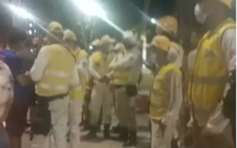 Turistas que agrediram vendedor na orla foram levados para Central de Flagrantes; vítima não quis prestar queixa