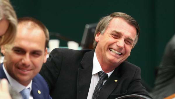 Jair Bolsonaro atrai simpatizantes de pré-candidatos tucanos