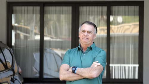 Polícia Federal confirma necessidade de cirurgia urgente para Bolsonaro devido a hérnia bilateral