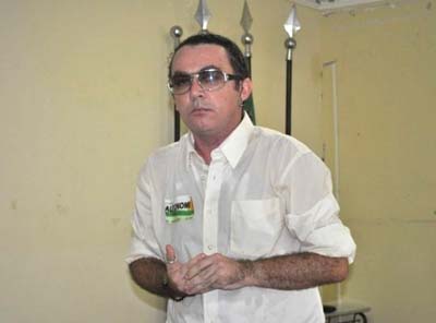 “O Governador faz de conta que nós não existimos”, afirma reitor da Uneal