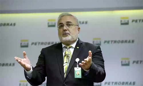 Presidente da Petrobras anuncia que preço dos combustíveis será reduzido