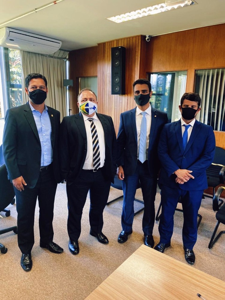 Em Brasília, JHC discute com ministro da saúde Plano de Vacinação em Maceió