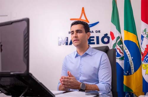Prefeito de Maceió anuncia intenção de deixar o cargo para disputar eleição estadual