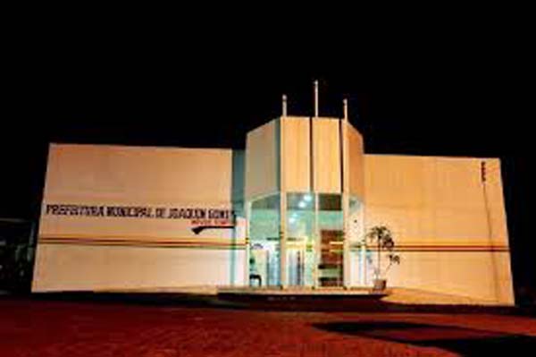 Joaquim Gomes pode ter verba do Carnaval bloqueada se não comprovar melhorias no transporte escolar