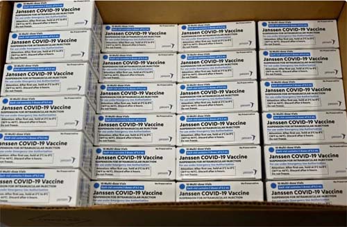 Agência dos EUA pede que J&J descarte milhões de doses de vacina contra Covid-19